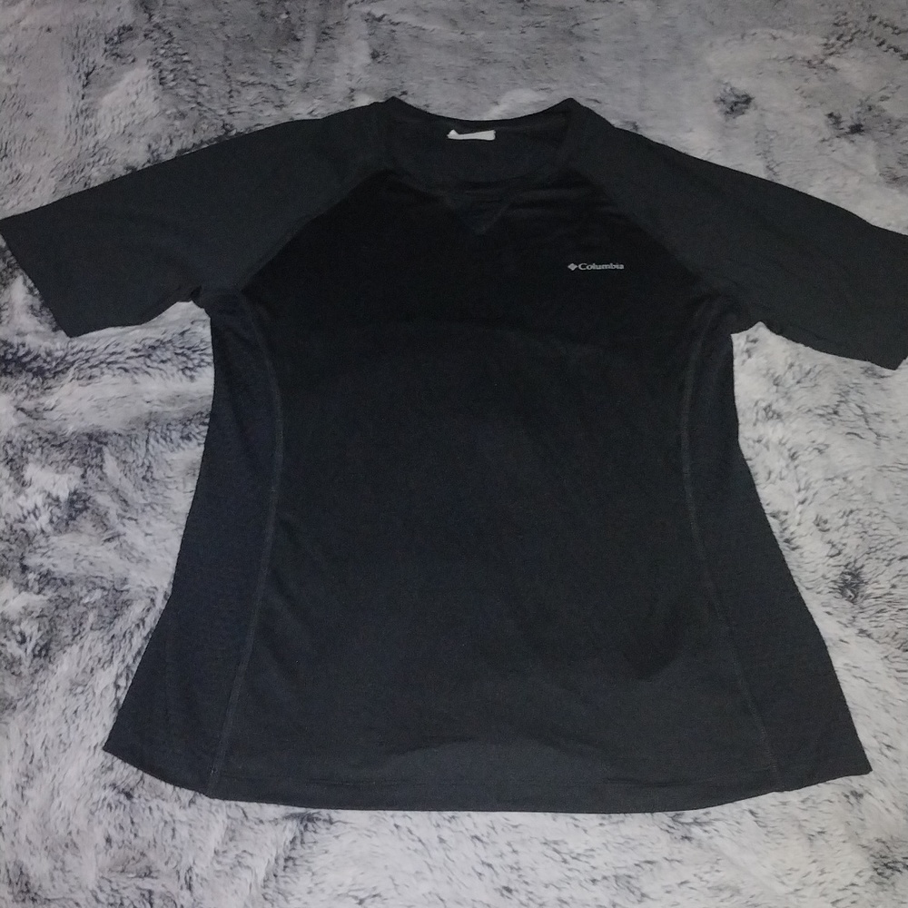 Columbia black top size small